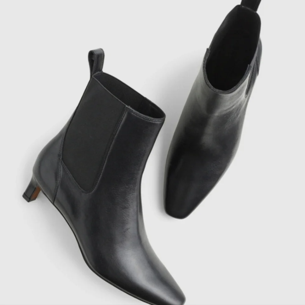 NWT The Dimes Kitten-Heel Boot Size 8.5